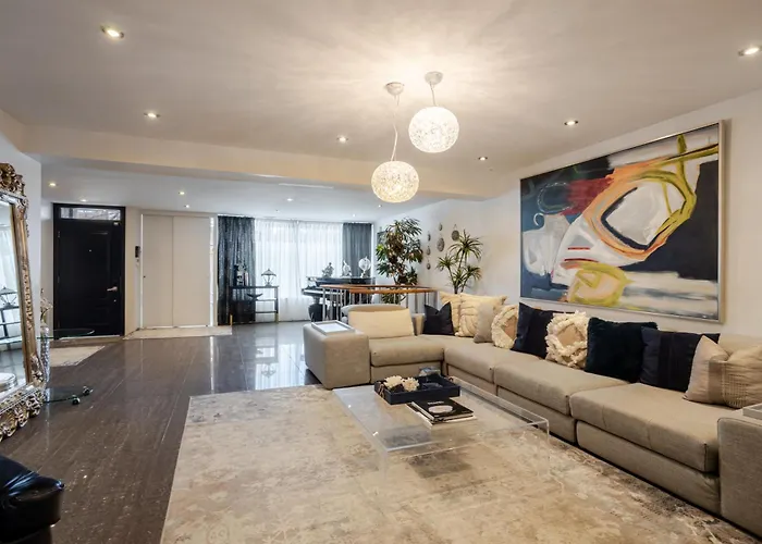 Majestic Villa In Downtown Griffintown