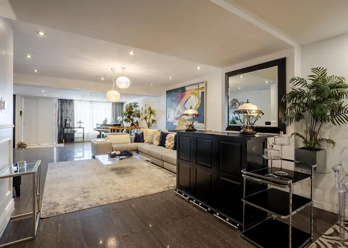 Majestic Villa In Downtown Griffintown